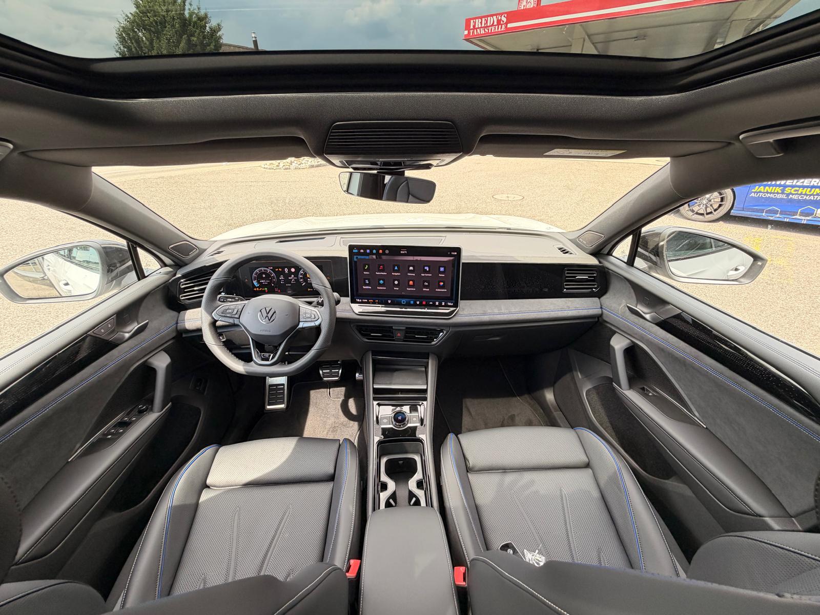 VW Tiguan 2.0 TSI DSG R-Line United 4Motion-image-25
