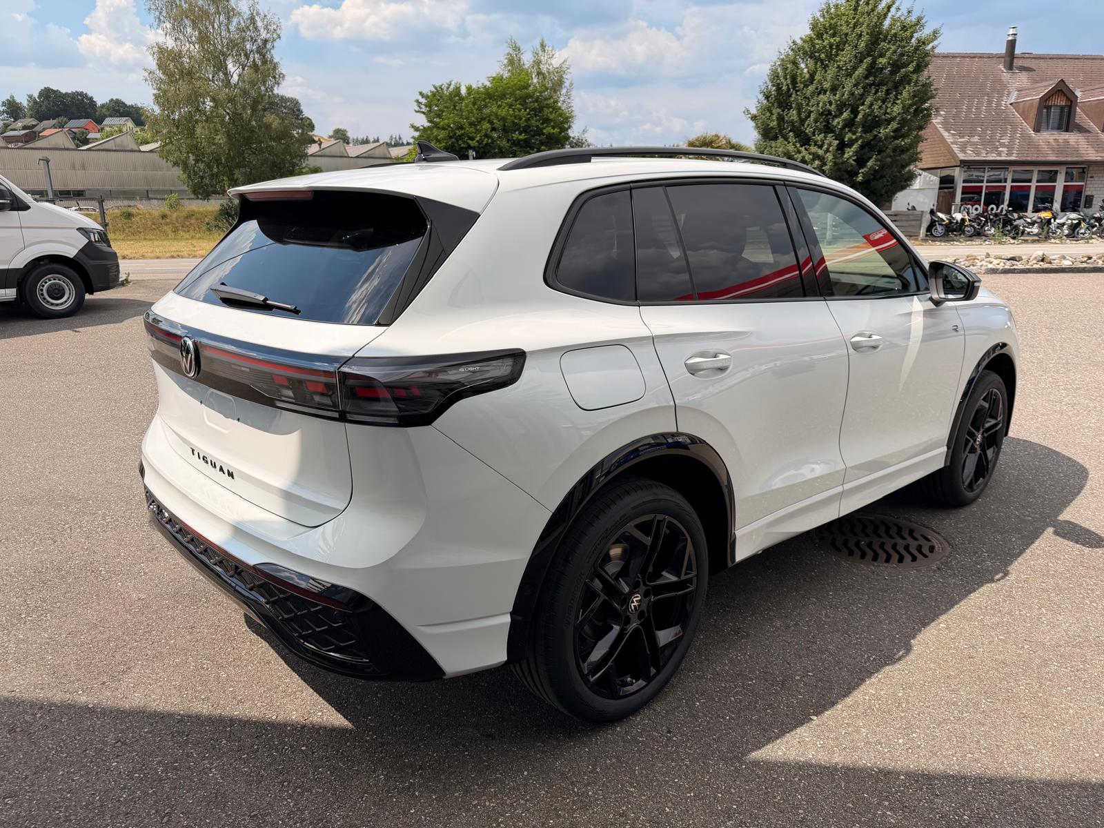 VW Tiguan 2.0 TSI DSG R-Line United 4Motion-image-4