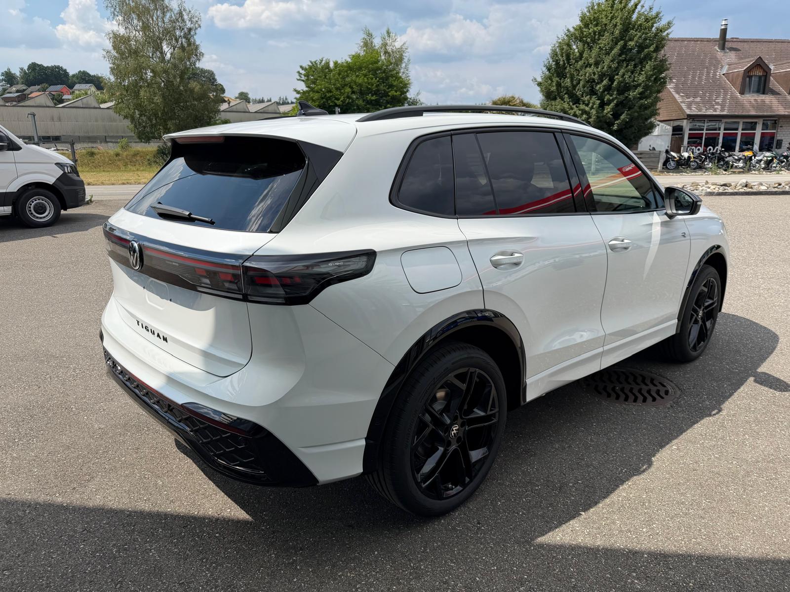 VW Tiguan 2.0 TSI DSG R-Line United 4Motion-image-4