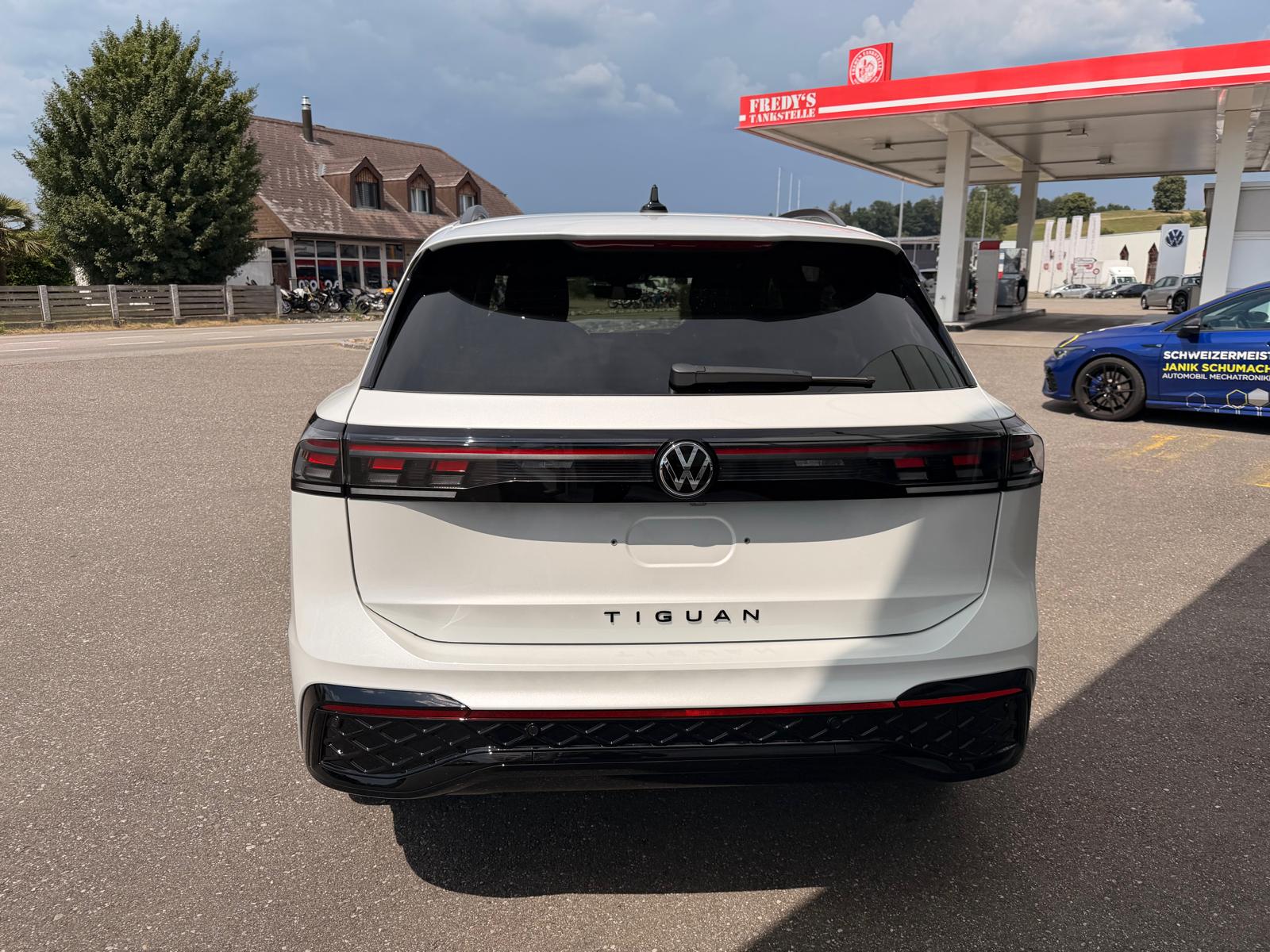 VW Tiguan 2.0 TSI DSG R-Line United 4Motion-image-3