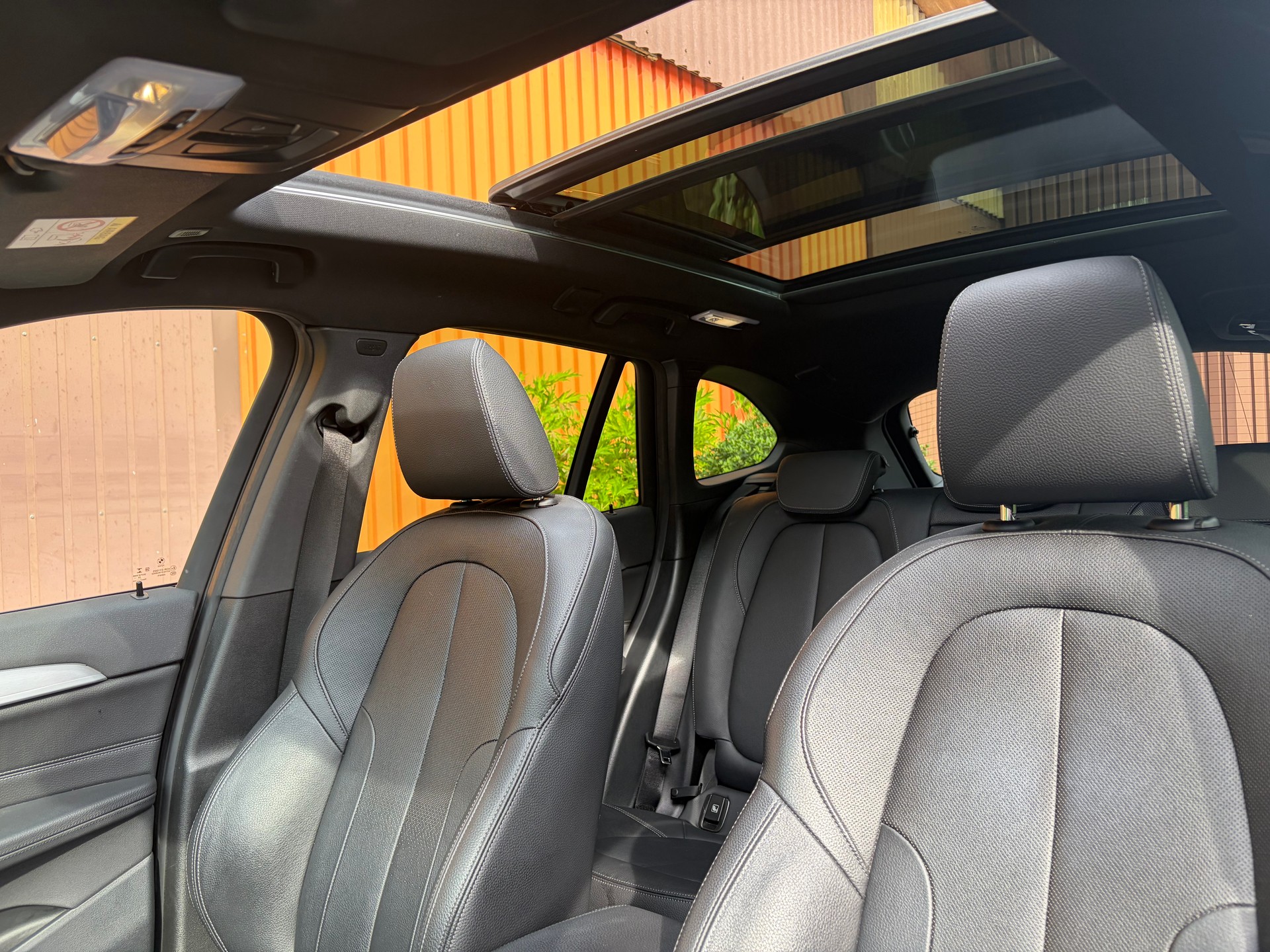 BMW X1 xDrive20d M Sport | Vollausstattung | Panorama | ACC | AHK | Schwarz-image-4