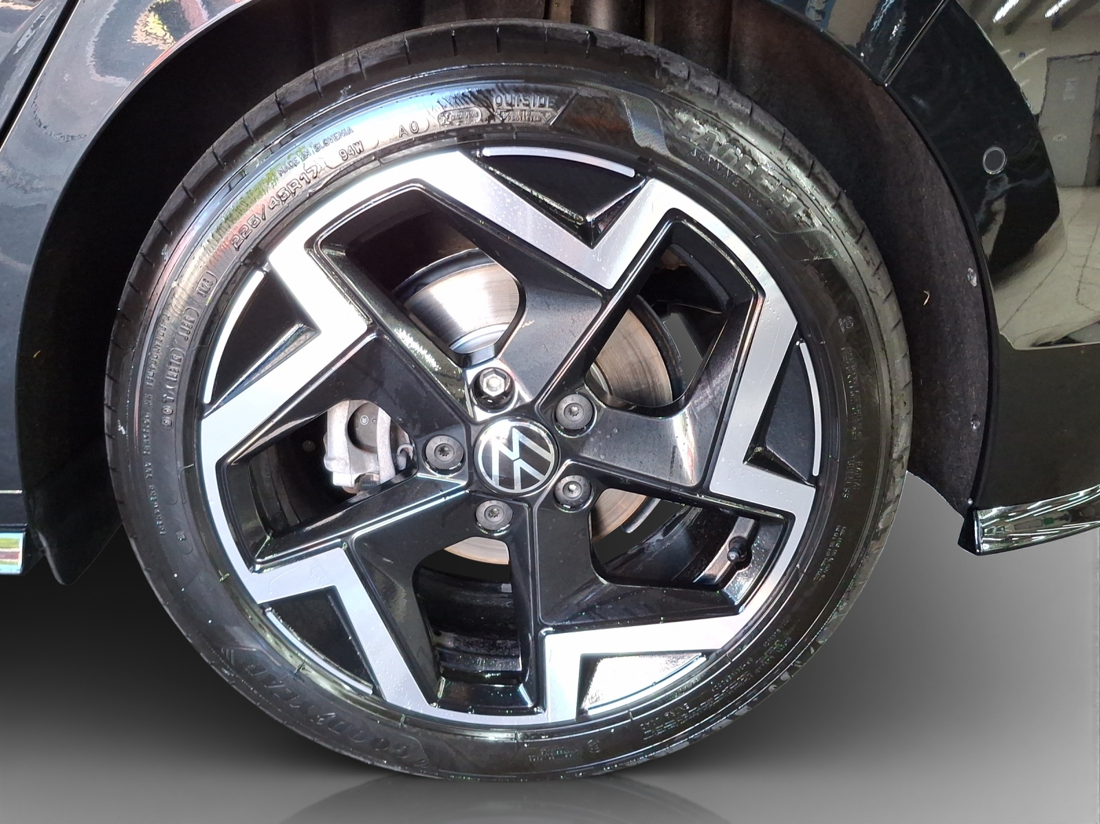 VW Golf 1.5 e TSI mHEV R-Line DSG-image-13
