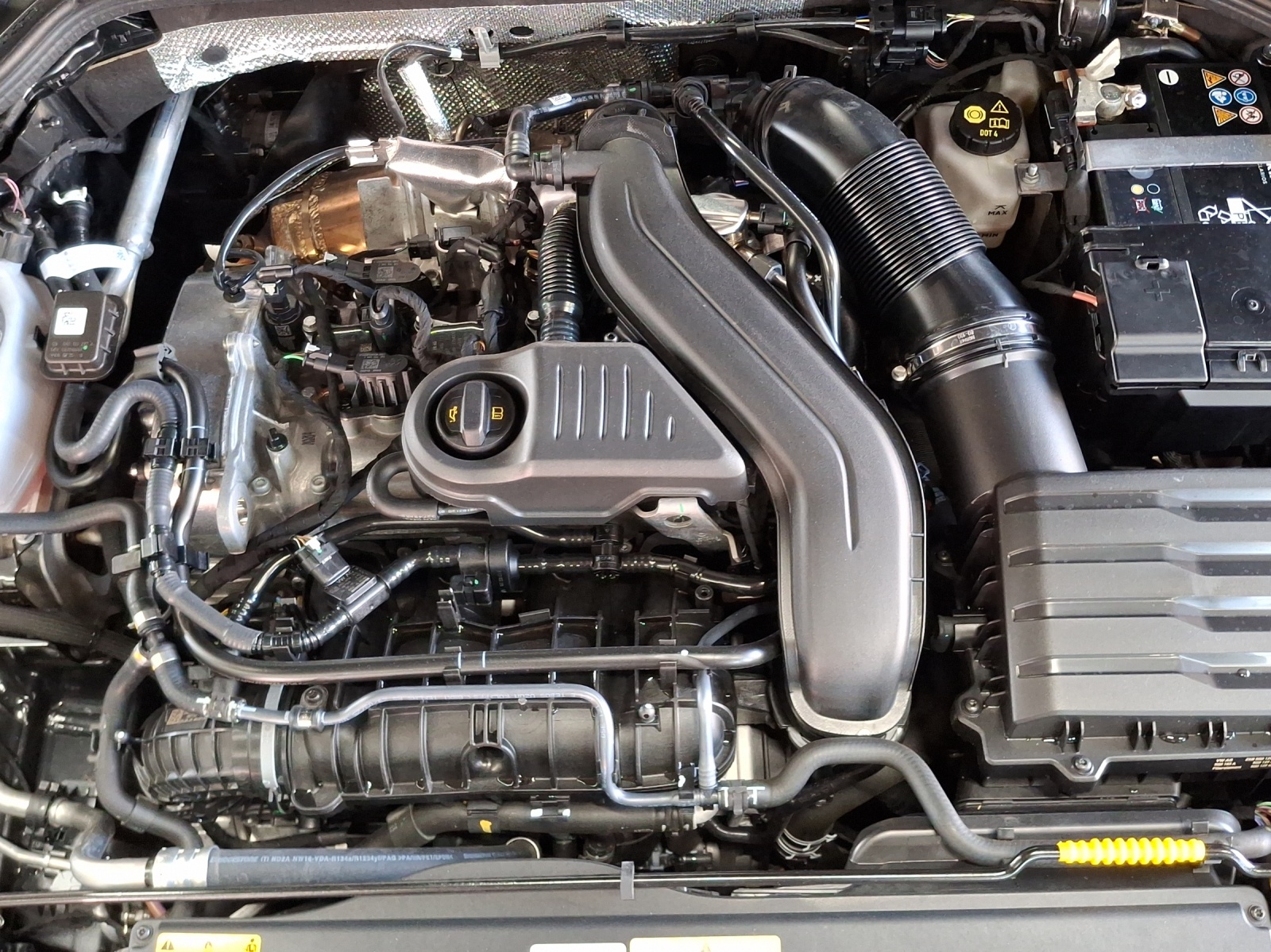 VW Golf 1.5 e TSI mHEV R-Line DSG-image-15