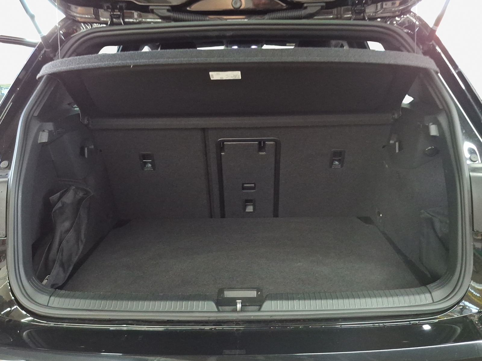 VW Golf 1.5 e TSI mHEV R-Line DSG-image-12