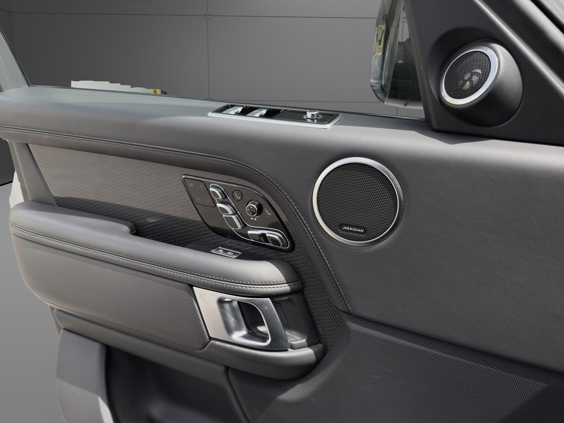 LAND ROVER Range Rover 5.0 V8 S/C SV AB Dynamic Automatic-image-18