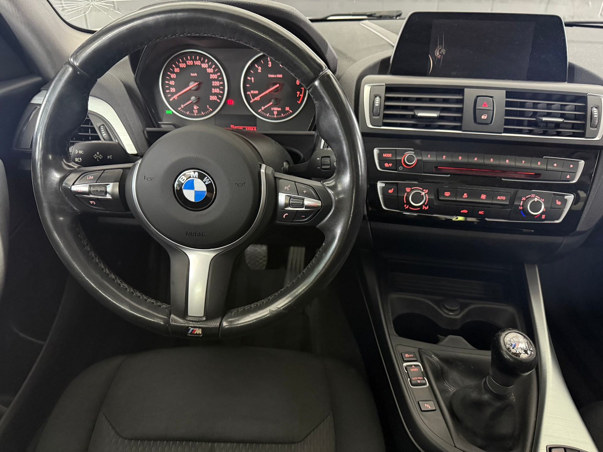 BMW 118i M-SPORT-image-7