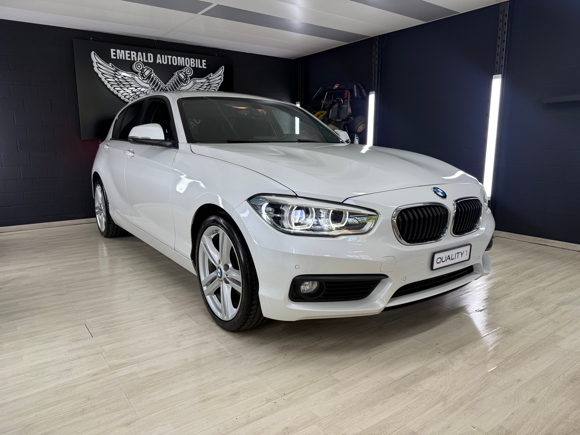 BMW 118i M-SPORT-image-0