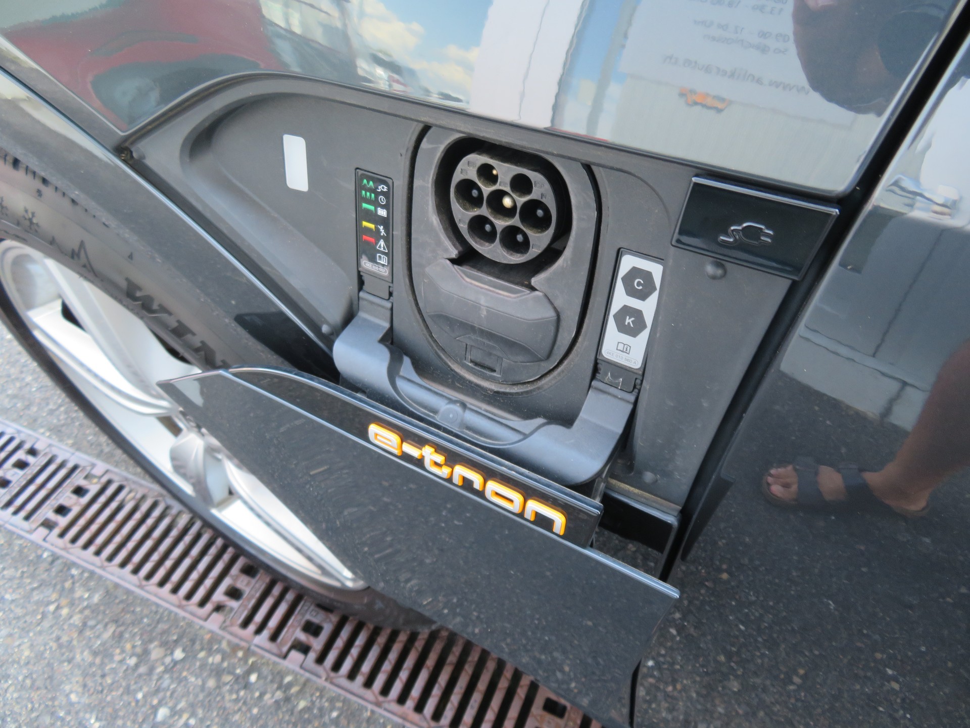 AUDI e-tron 55 Advanced "S-LINE" quattro-image-5