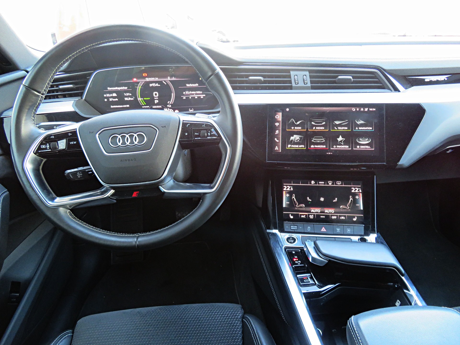 AUDI e-tron 55 Advanced "S-LINE" quattro-image-4