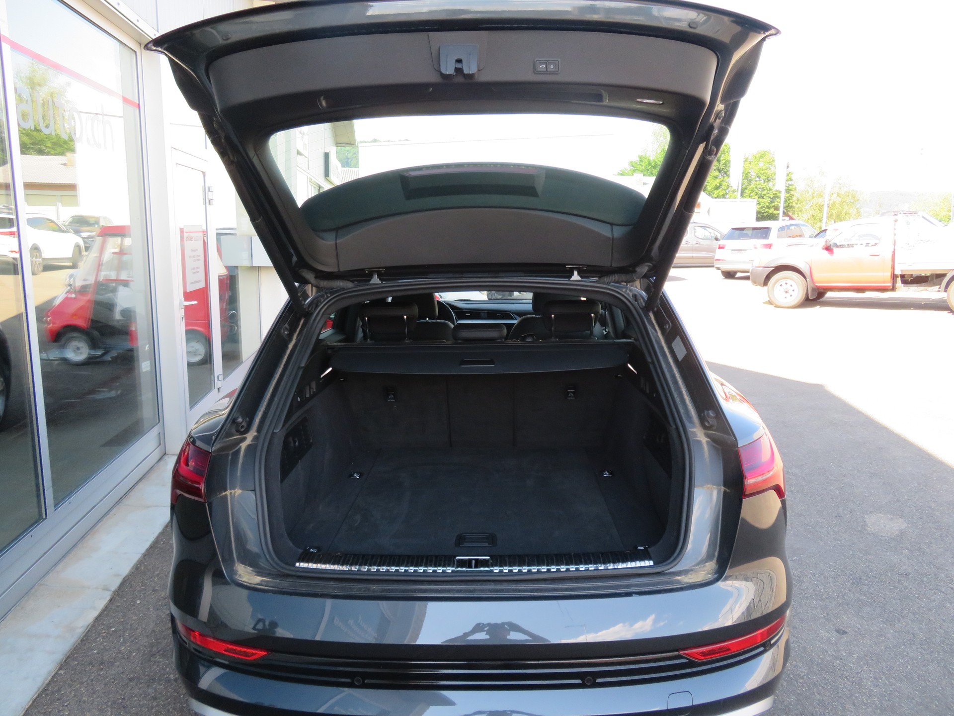 AUDI e-tron 55 Advanced "S-LINE" quattro-image-3