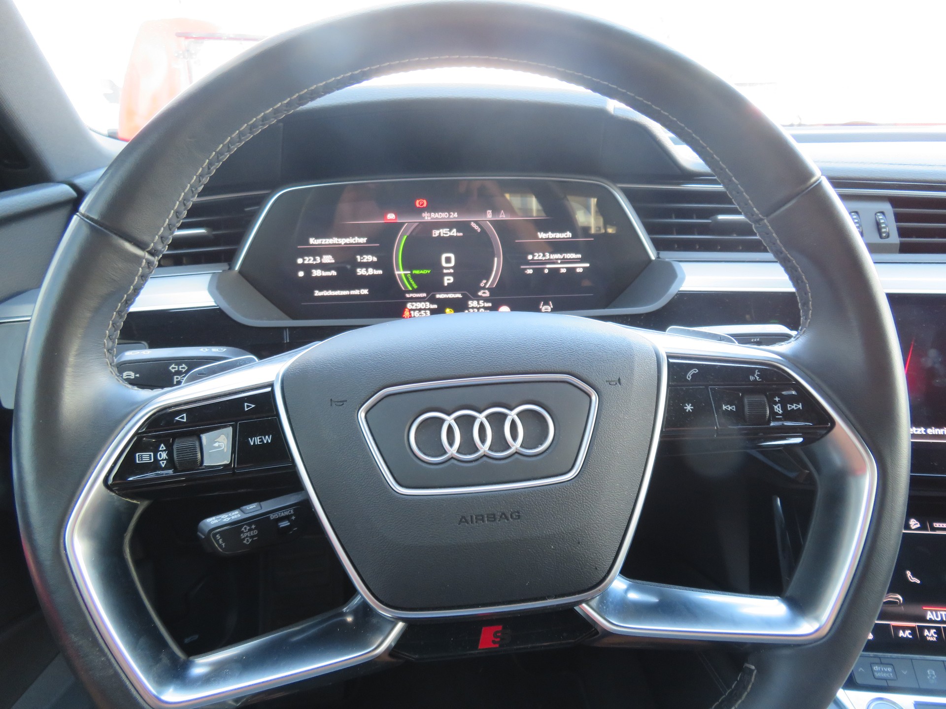 AUDI e-tron 55 Advanced "S-LINE" quattro-image-6