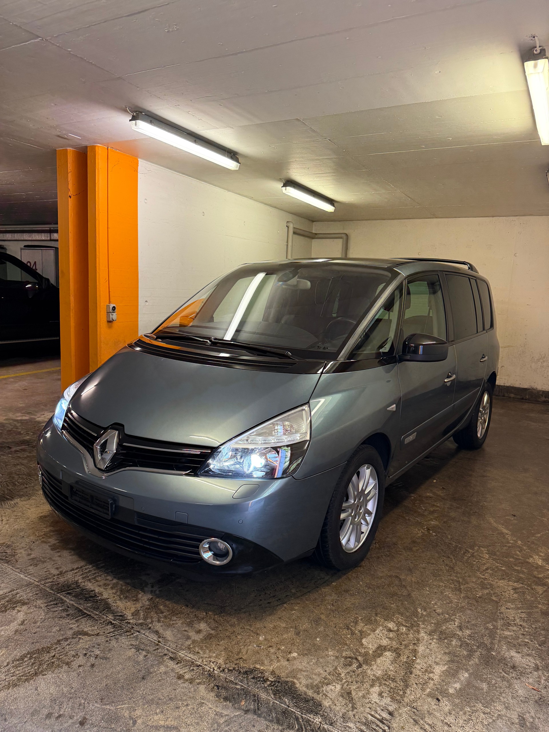 RENAULT 2.0 dCi 175 DPF Initiale-image-0