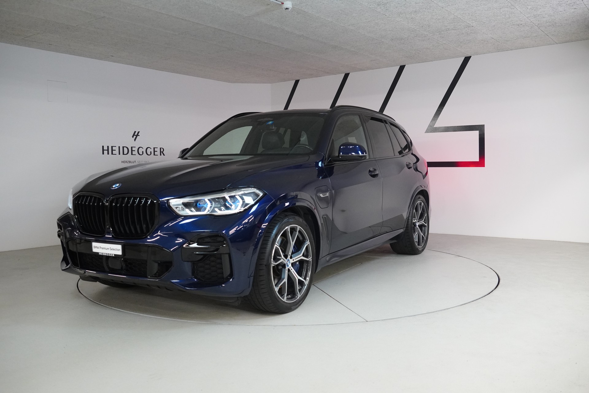 BMW X5 xDrive45e M Sport Steptronic-image-0