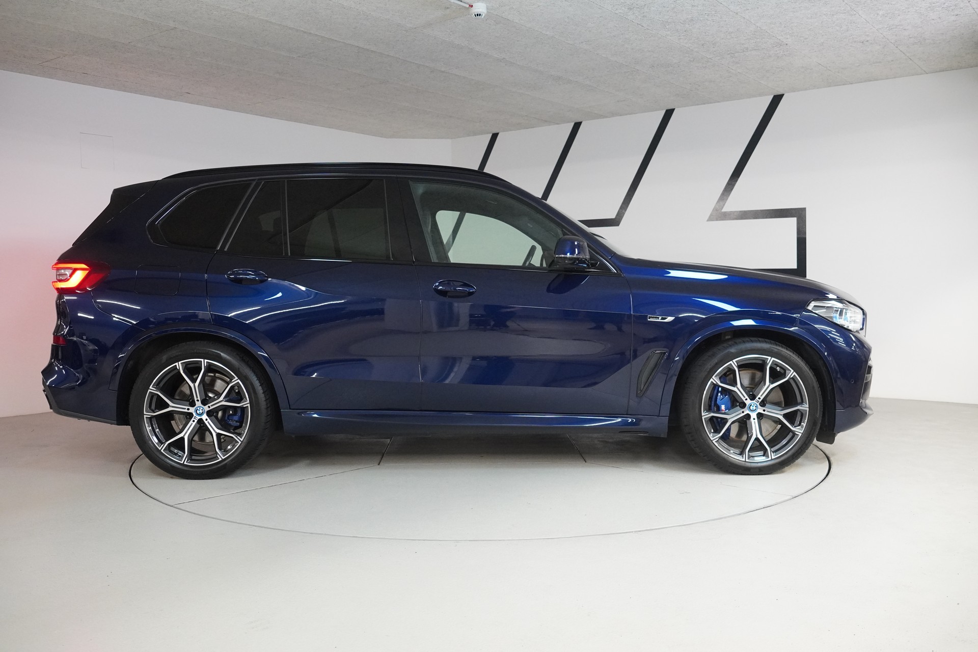 BMW X5 xDrive45e M Sport Steptronic-image-8