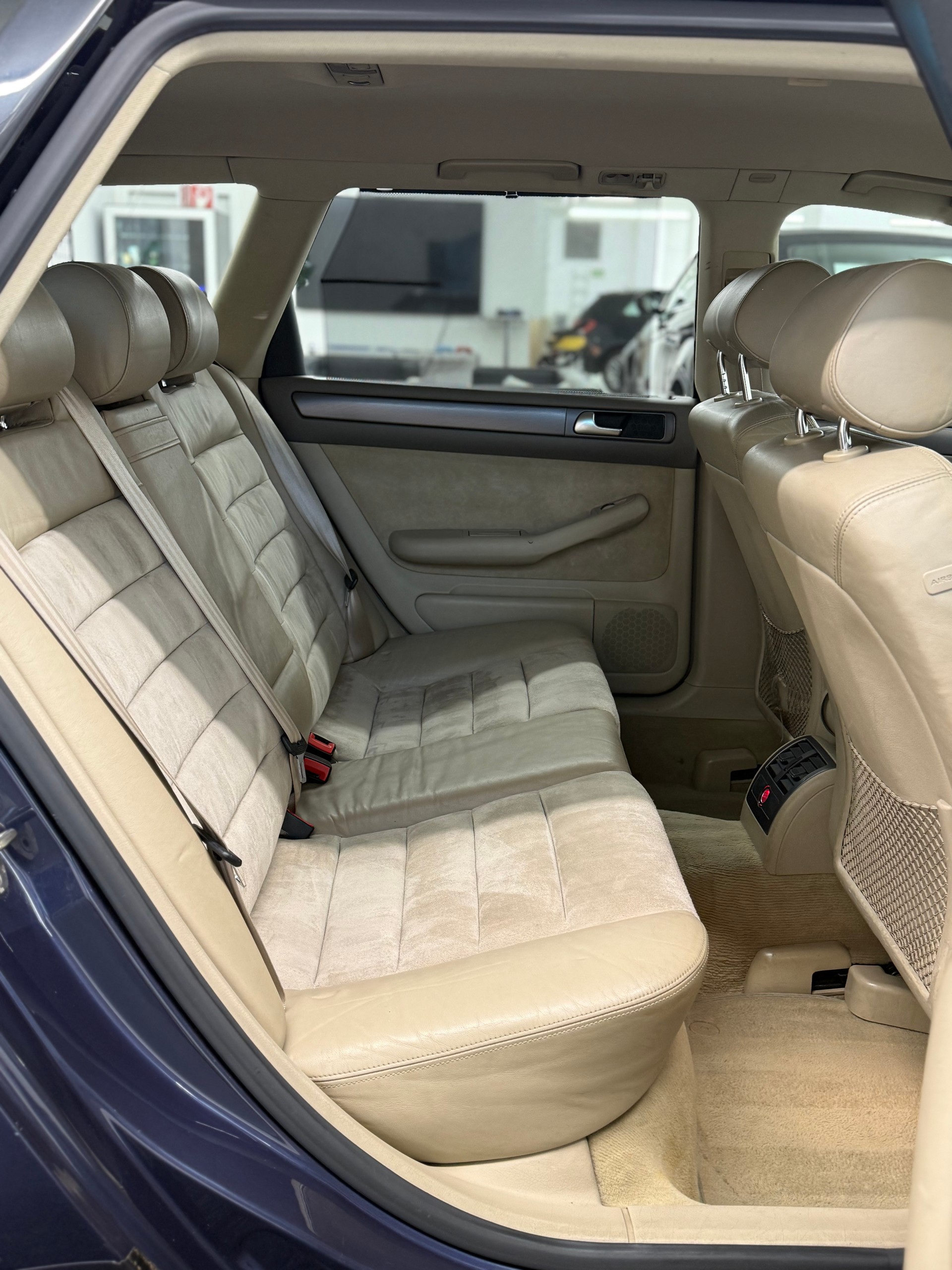 AUDI A6 Avant 2.5 TDI-image-14