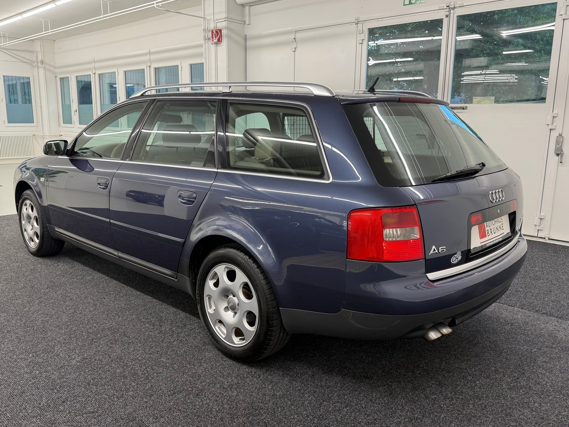 AUDI A6 Avant 2.5 TDI-image-6