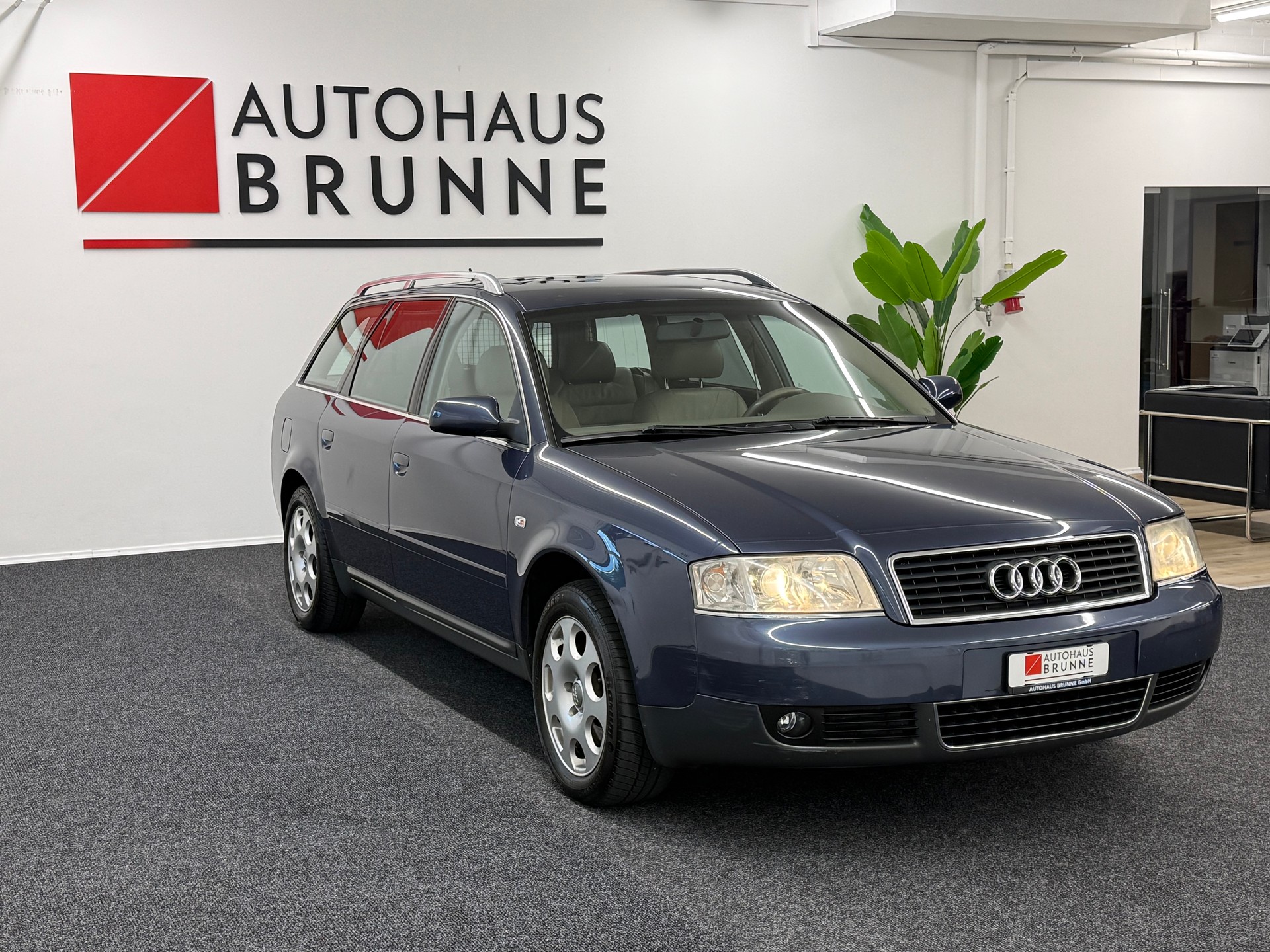 AUDI A6 Avant 2.5 TDI-image-2