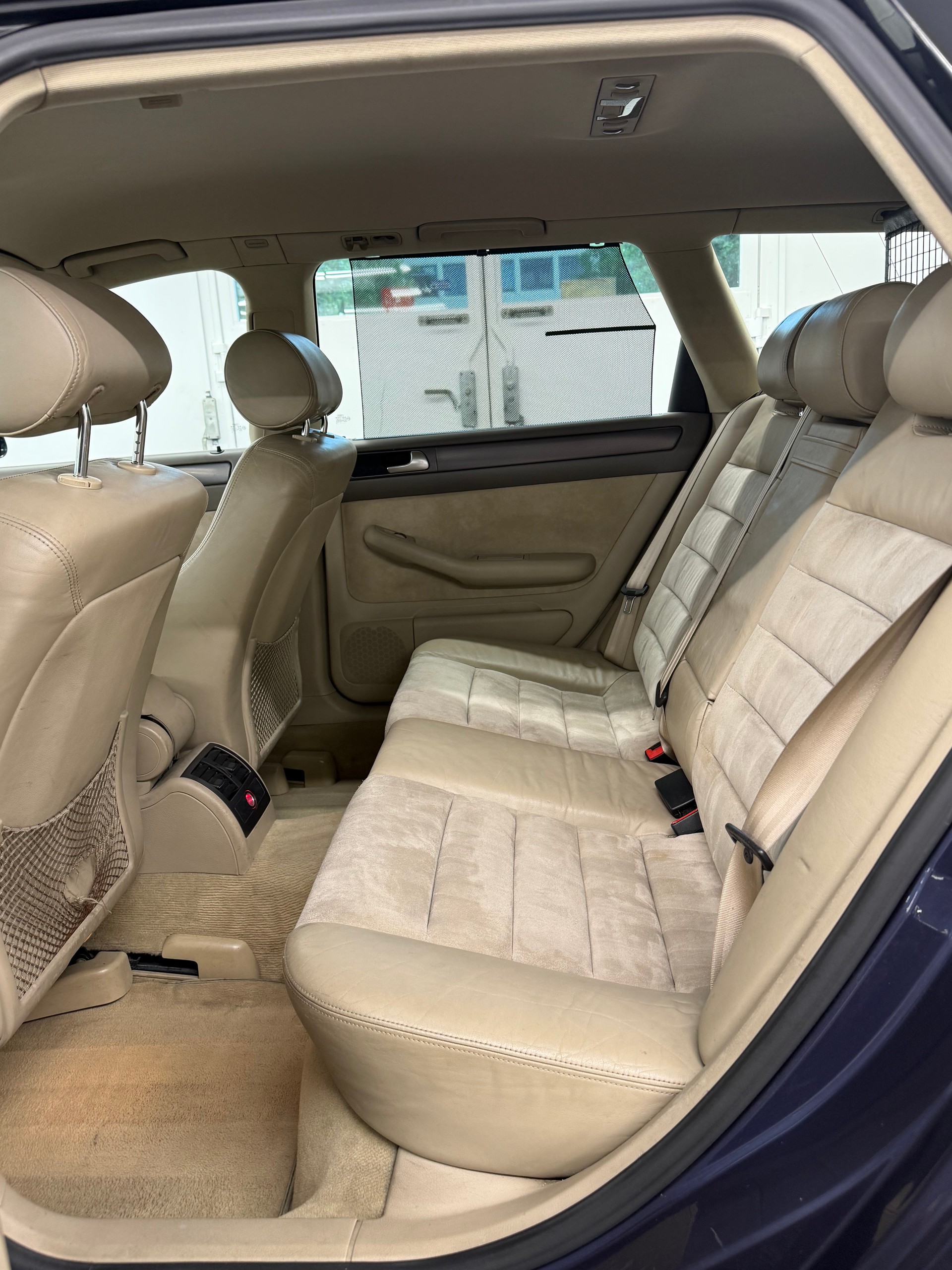 AUDI A6 Avant 2.5 TDI-image-12