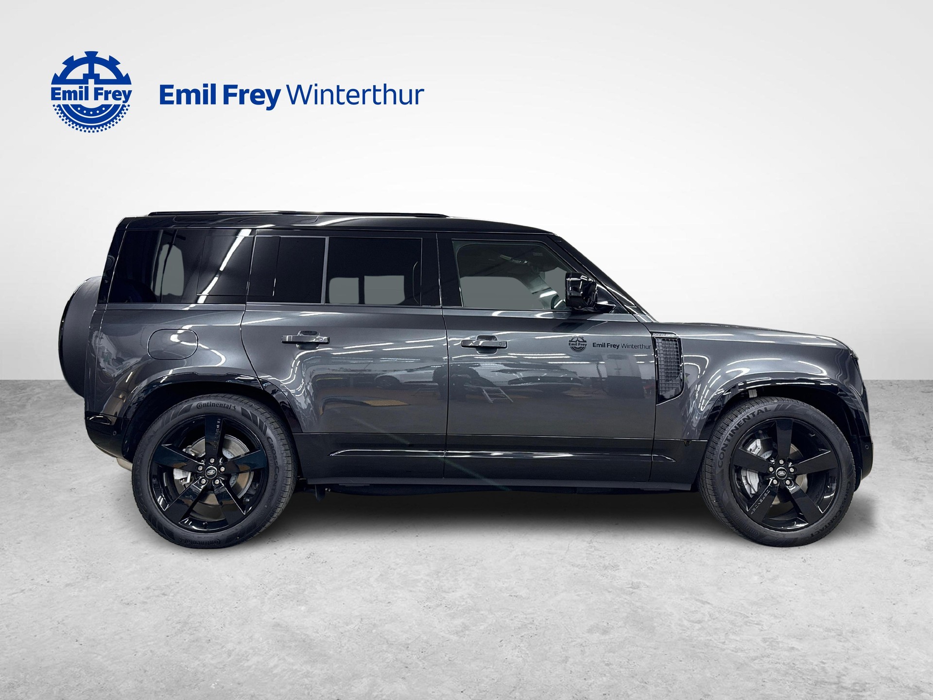 LAND ROVER Defender 110 3.0 D I6 300 X-Dynamic HSE-image-5