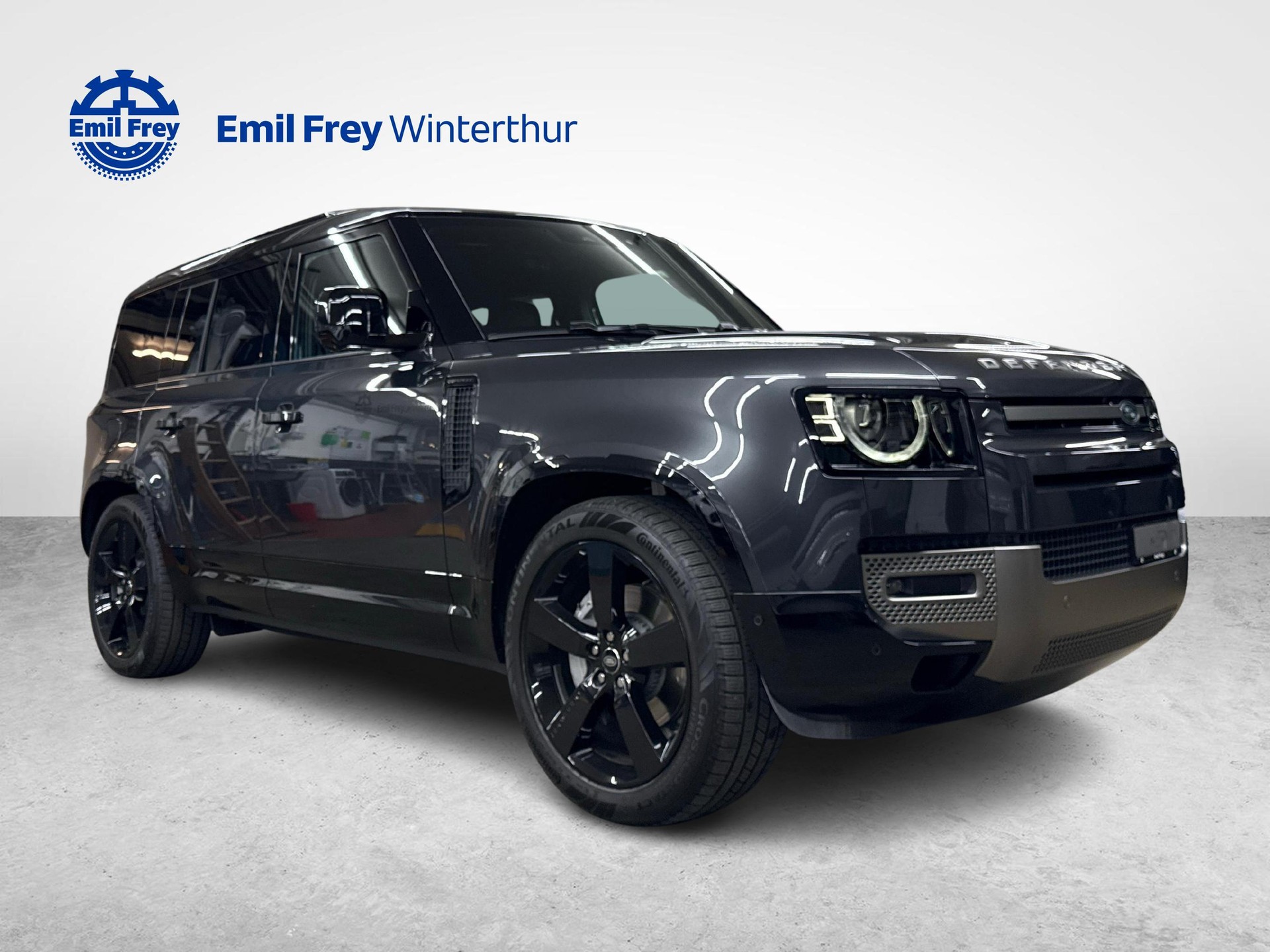 LAND ROVER Defender 110 3.0 D I6 300 X-Dynamic HSE-image-6