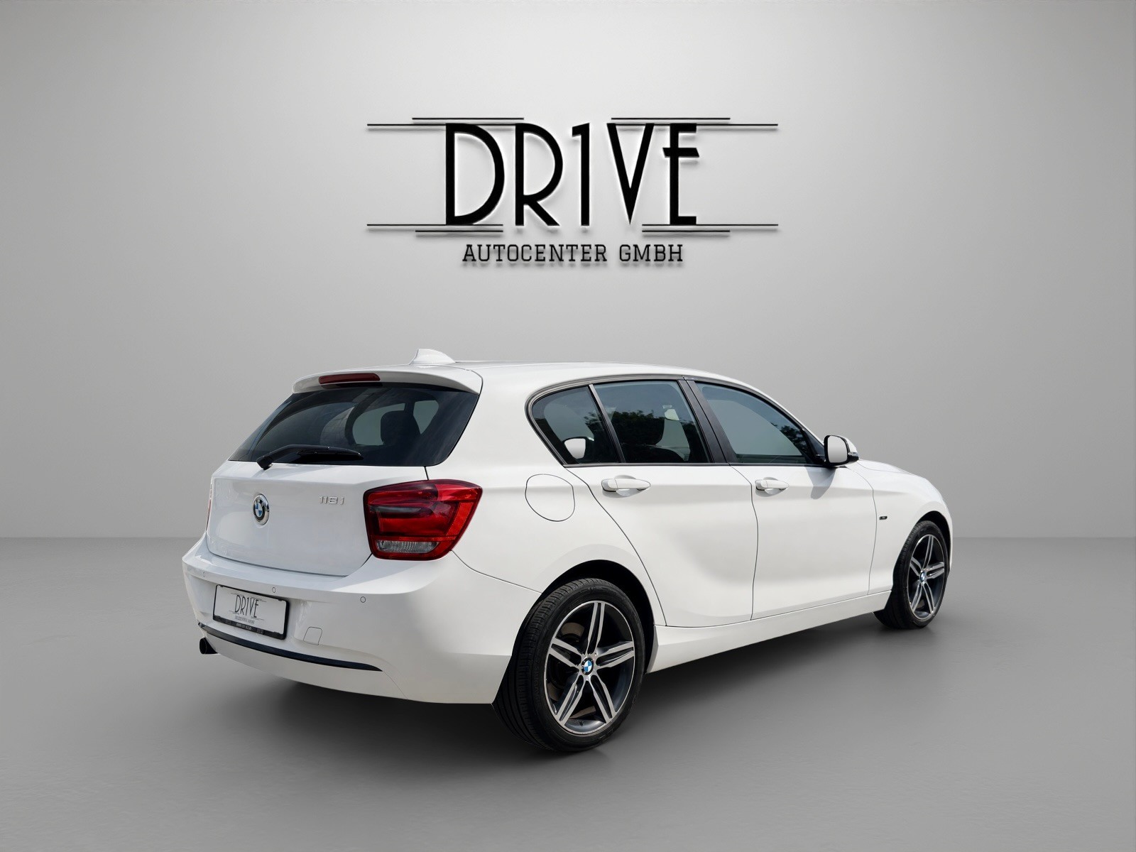 BMW 116i Sport Line Steptronic-image-4
