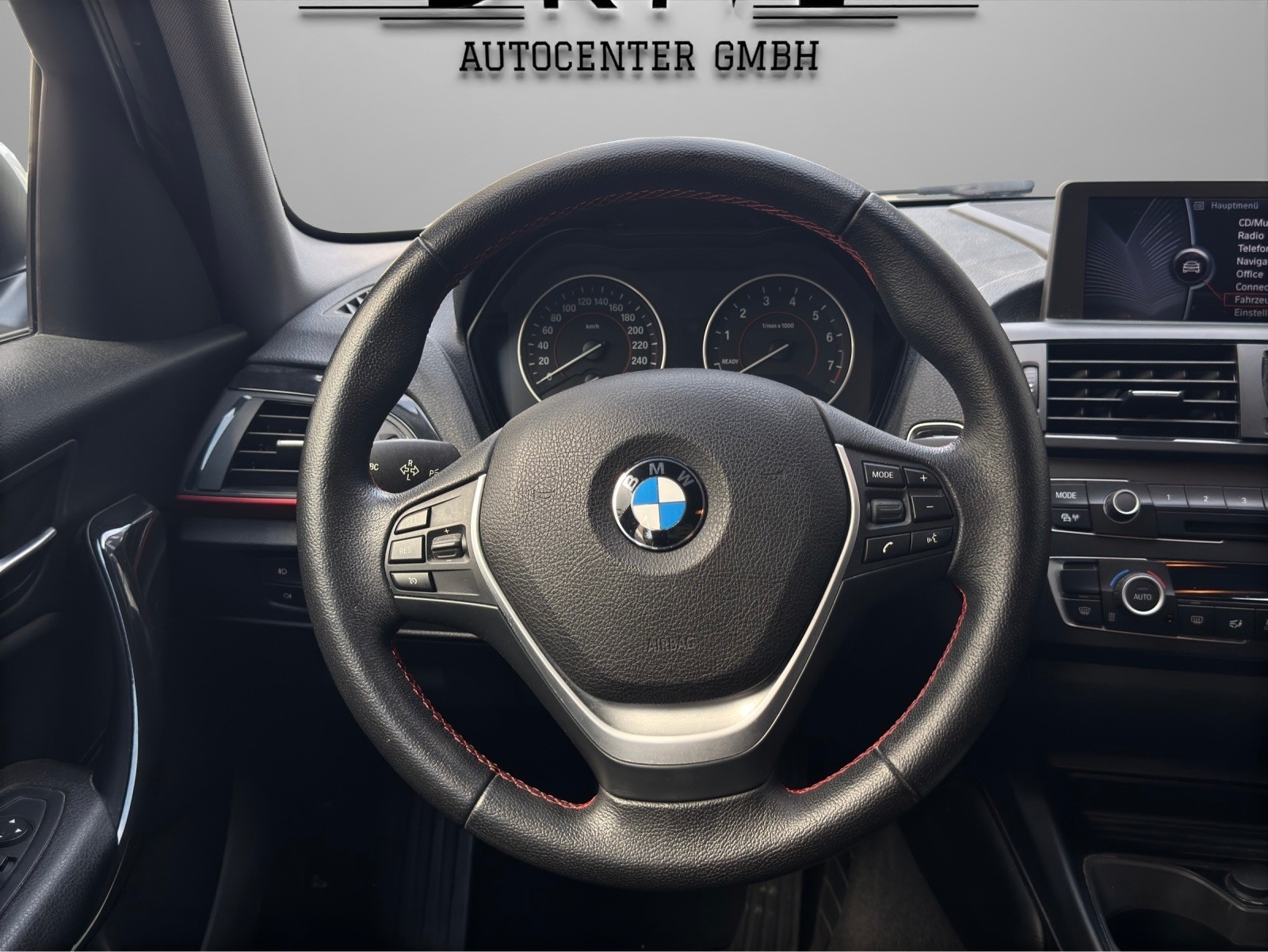 BMW 116i Sport Line Steptronic-image-9