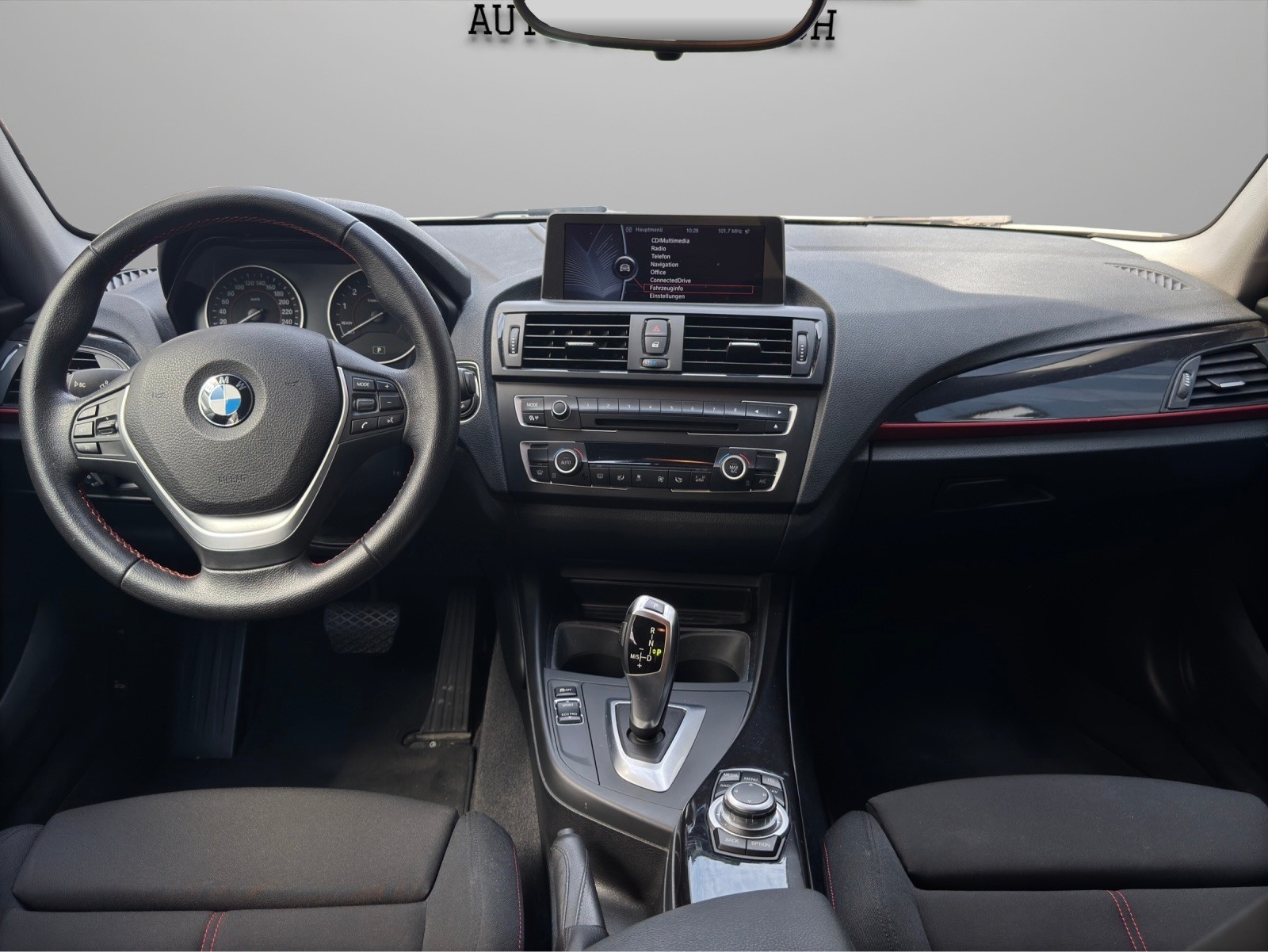 BMW 116i Sport Line Steptronic-image-8