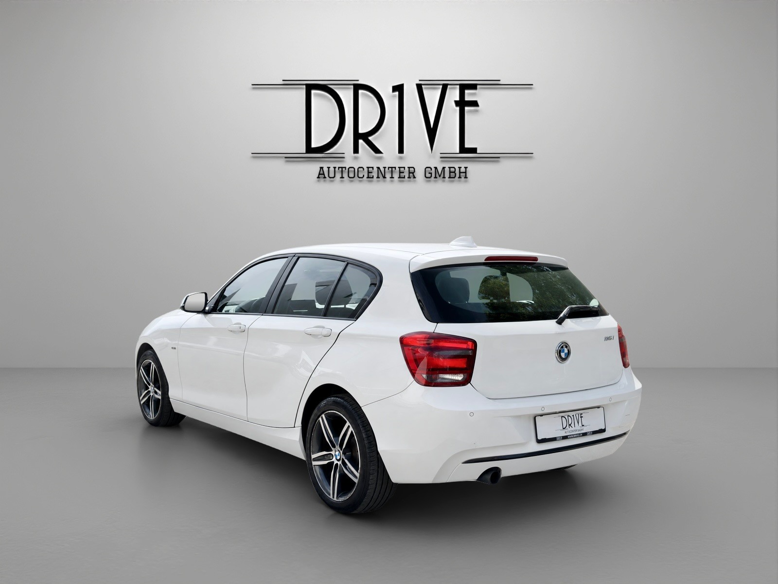 BMW 116i Sport Line Steptronic-image-6