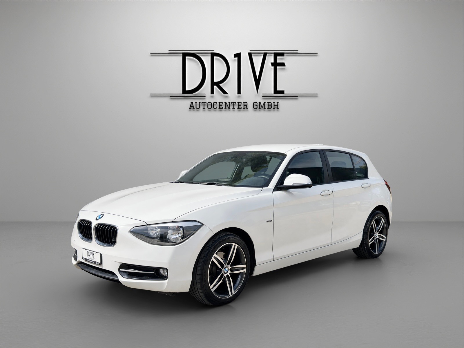 BMW 116i Sport Line Steptronic-image-0