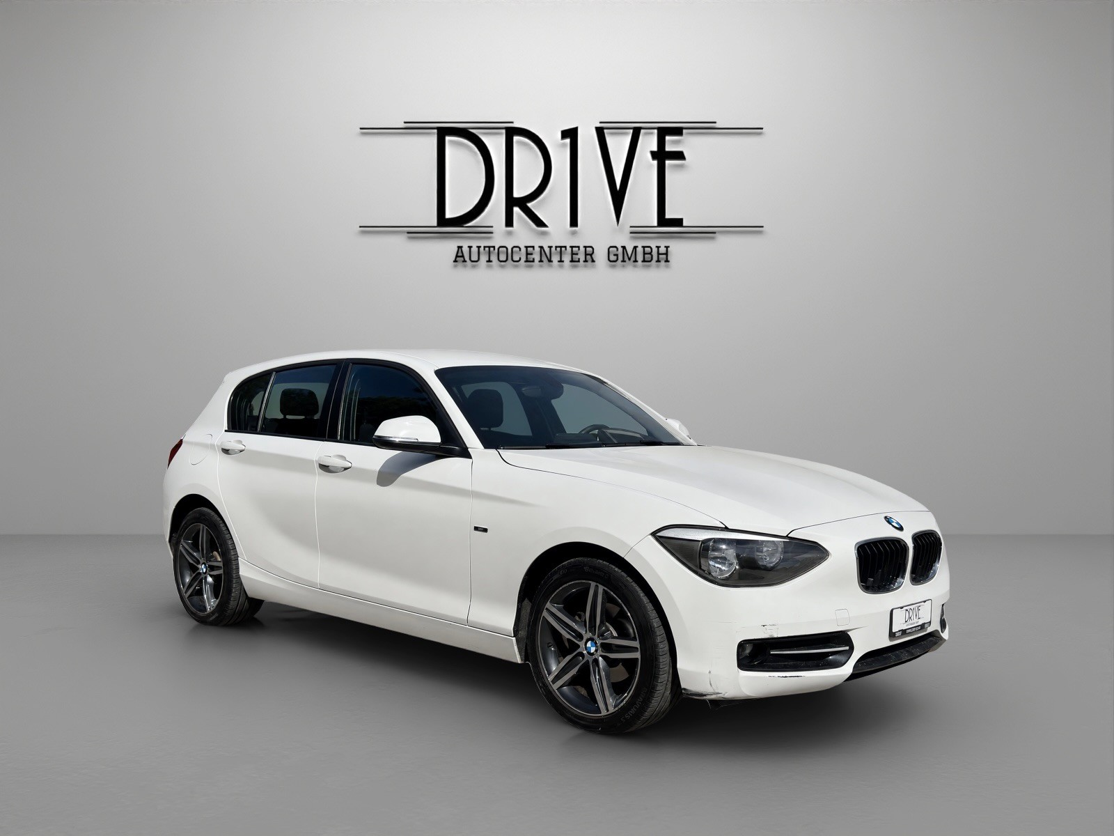 BMW 116i Sport Line Steptronic-image-2