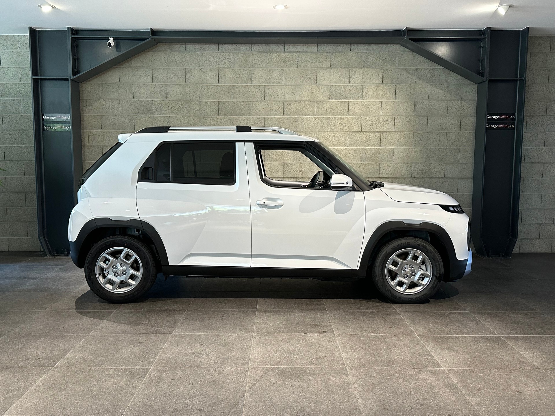 HYUNDAI Inster 49kWh Amplia-image-3