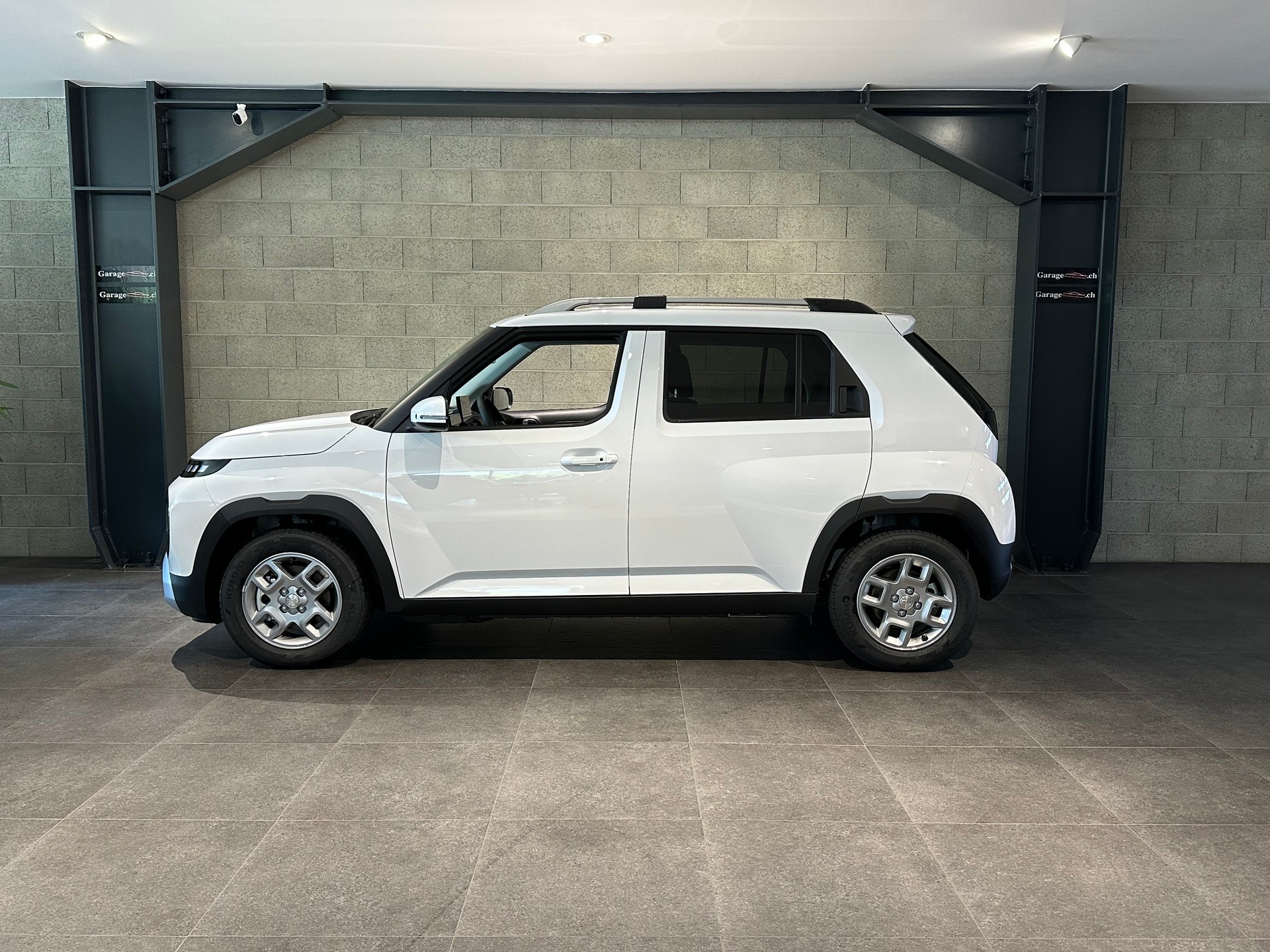 HYUNDAI Inster 49kWh Amplia-image-0
