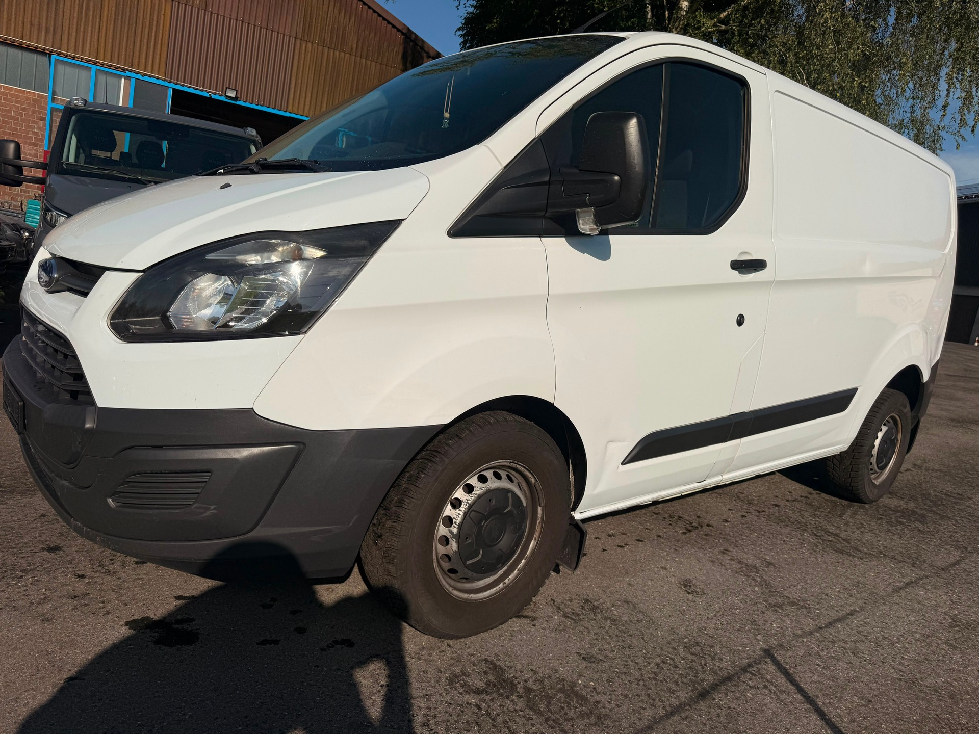 FORD Transit Custom Van 250 L1H1 Ambiente-image-1