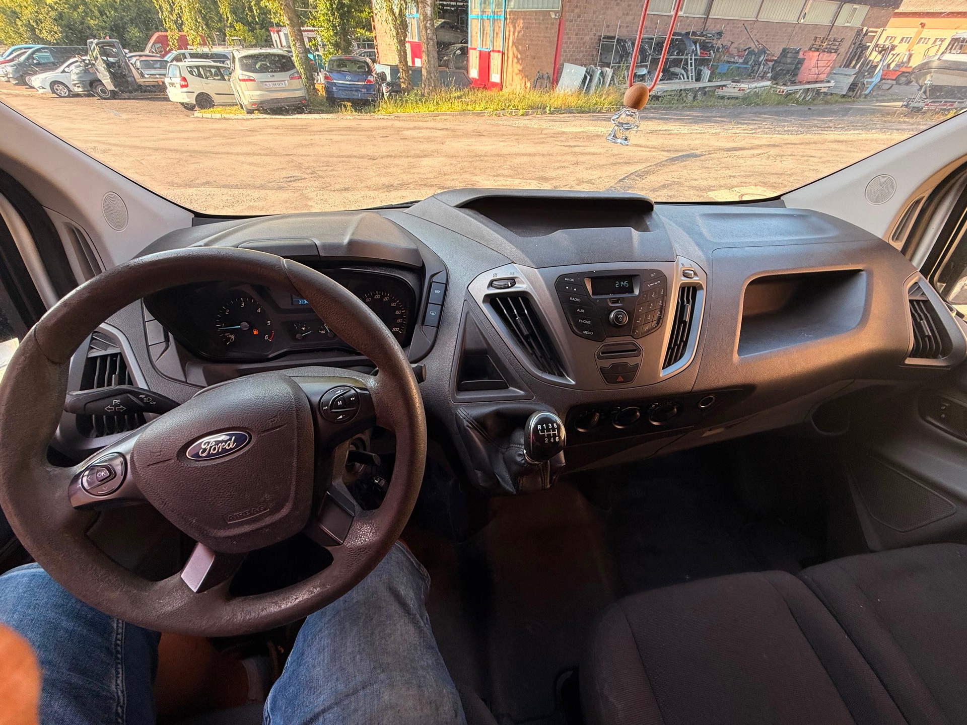 FORD Transit Custom Van 250 L1H1 Ambiente-image-12