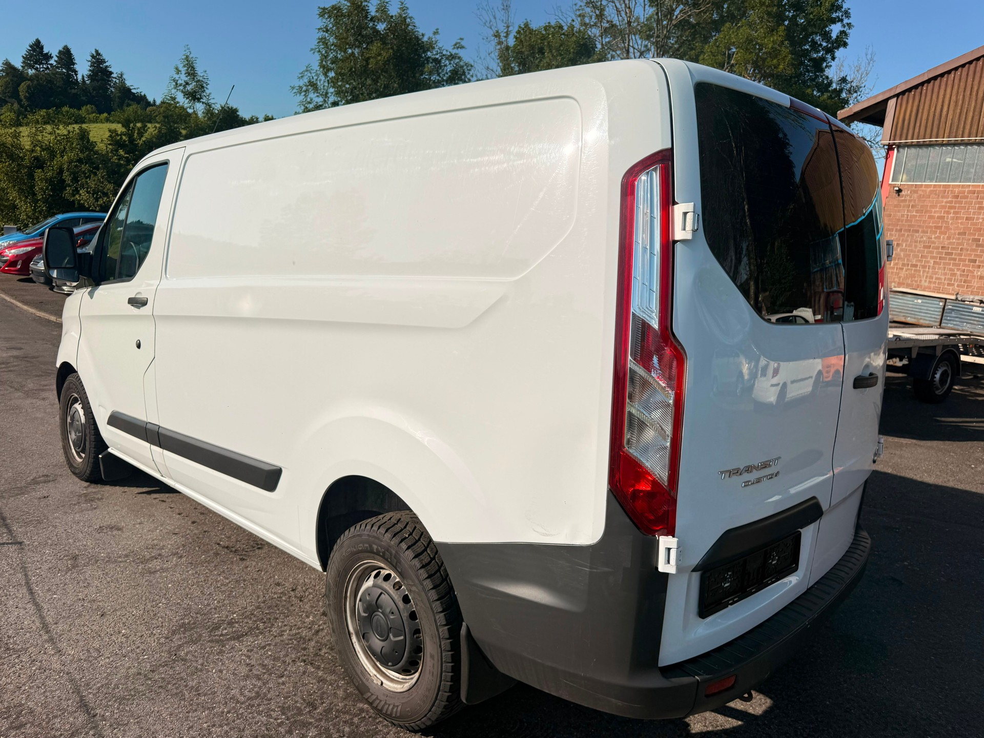 FORD Transit Custom Van 250 L1H1 Ambiente-image-4