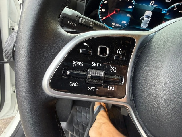 MERCEDES-BENZ A 200 Style 7G-DCT-image-11