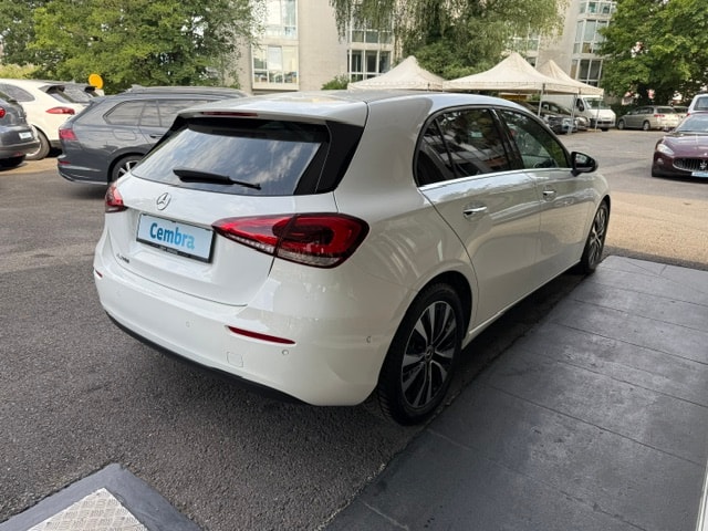MERCEDES-BENZ A 200 Style 7G-DCT-image-4