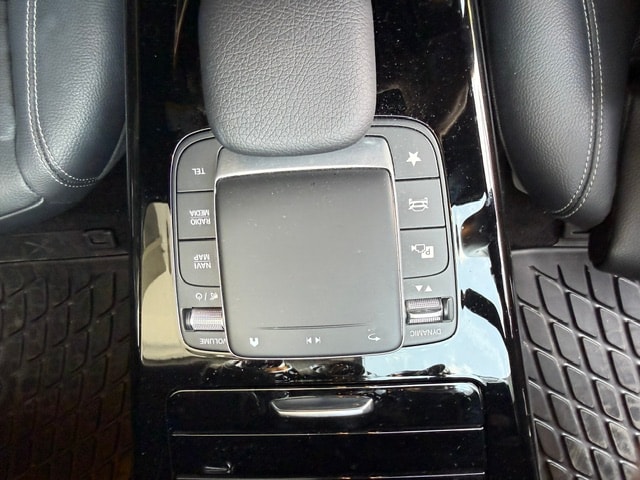 MERCEDES-BENZ A 200 Style 7G-DCT-image-10