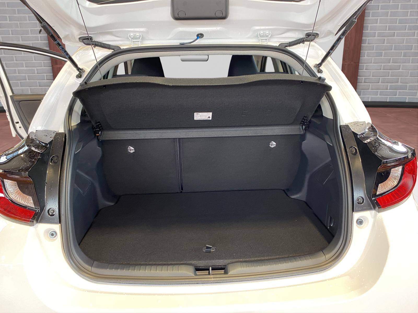 TOYOTA Yaris 1.5 VVT-i HSD Comfort-image-10
