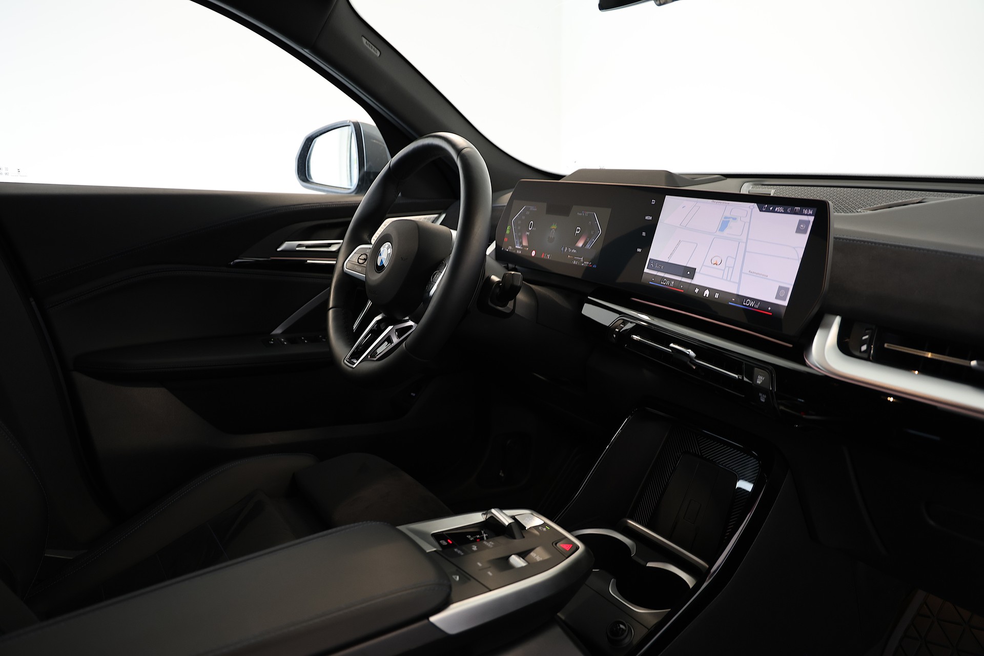 BMW X2 20d xDrive paddles-image-12