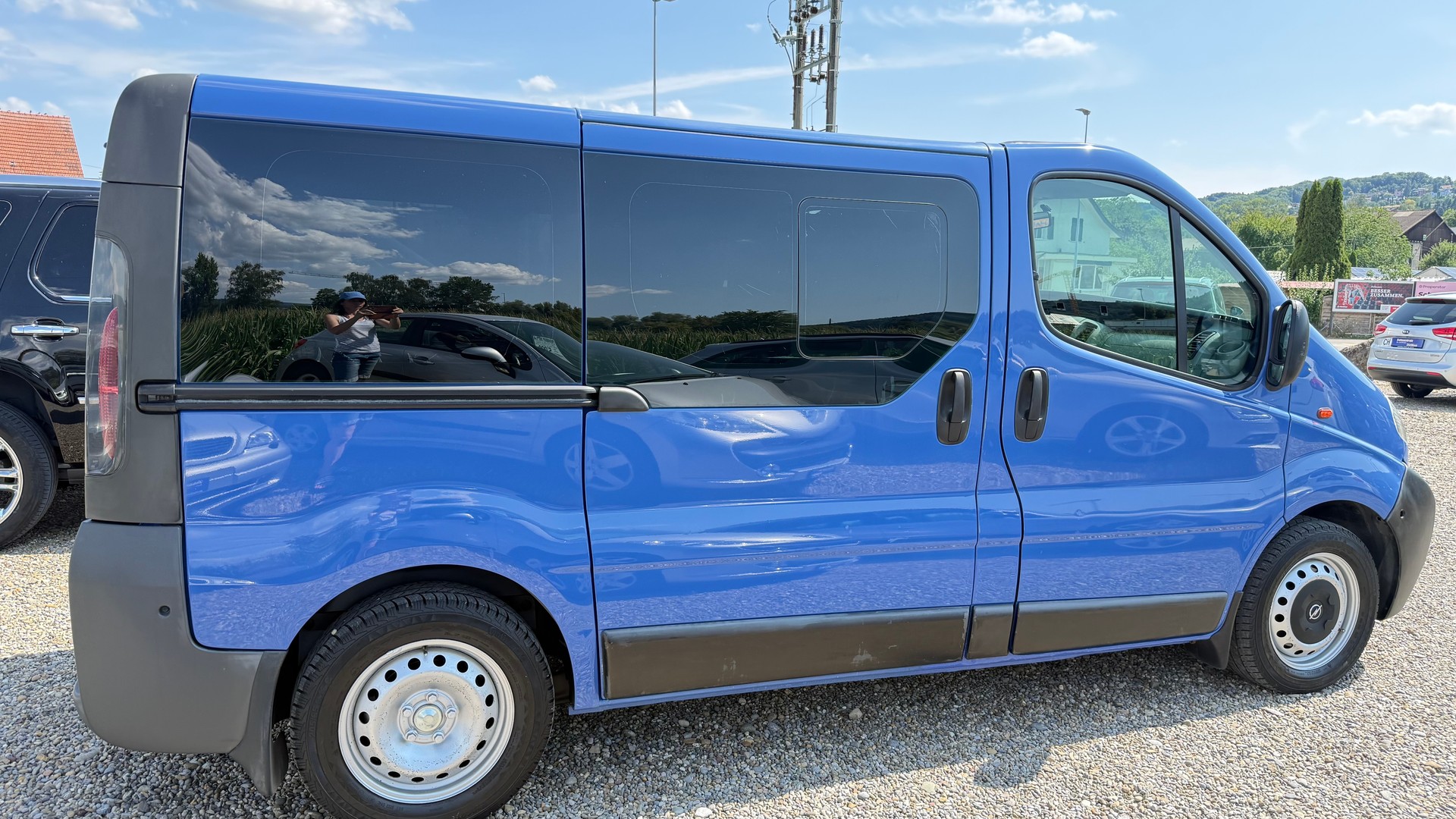 OPEL Vivaro 2.5 CDTI-image-18