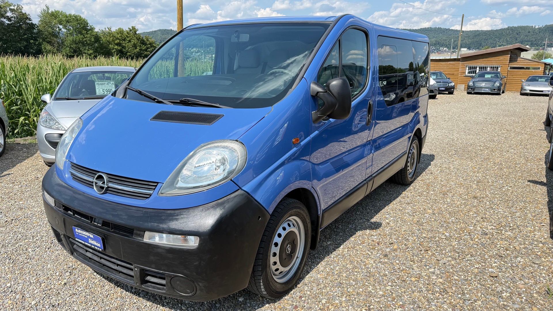 OPEL Vivaro 2.5 CDTI-image-0