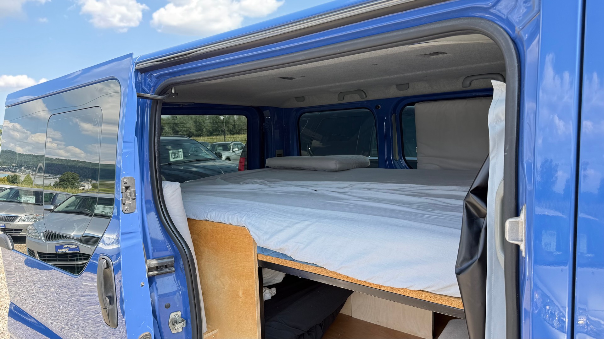 OPEL Vivaro 2.5 CDTI-image-14