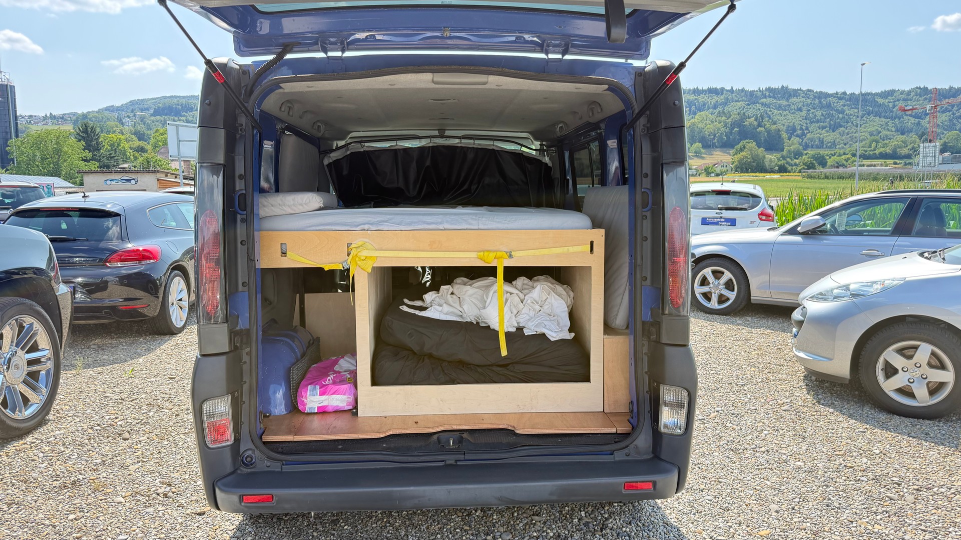 OPEL Vivaro 2.5 CDTI-image-25