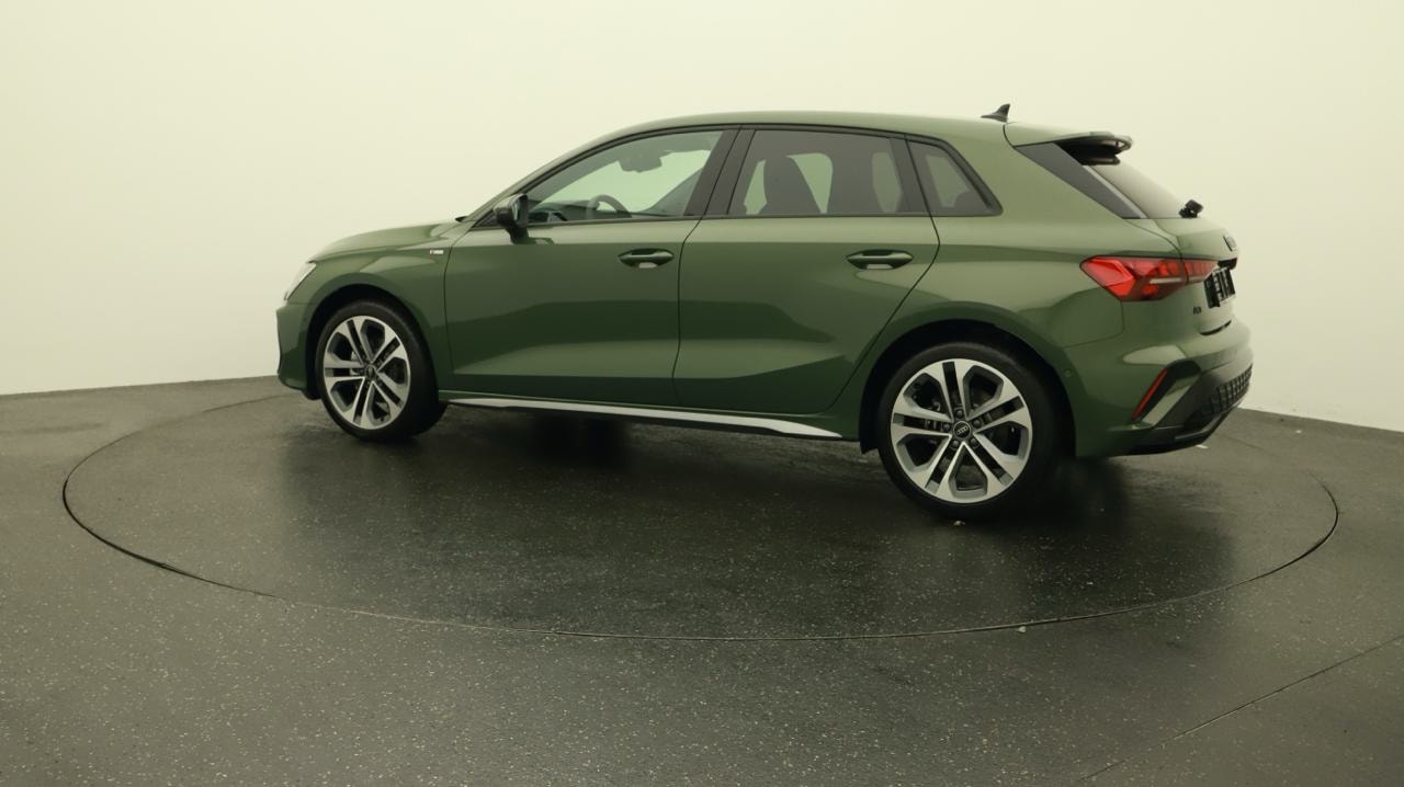 AUDI A3 Sportback TFSI 110 kW S line S tronic-image-2