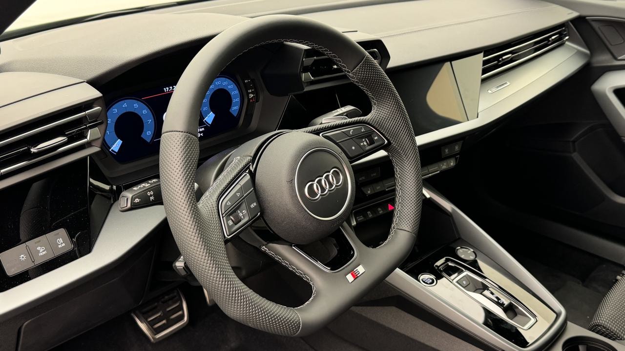 AUDI A3 Sportback TFSI 110 kW S line S tronic-image-6