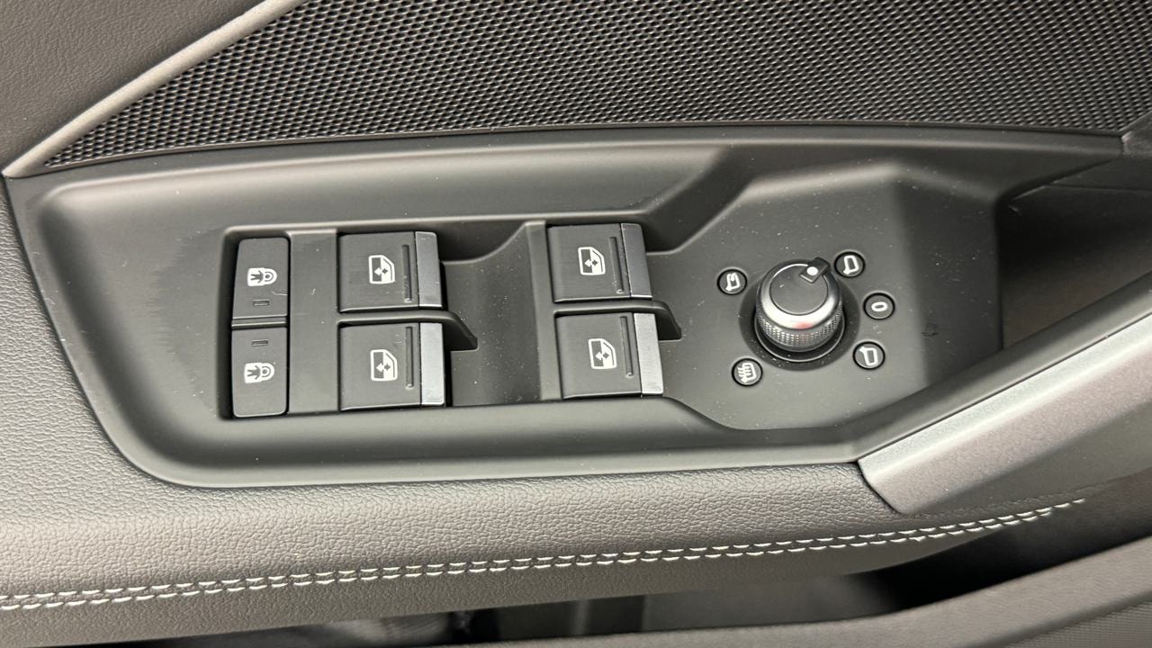 AUDI A3 Sportback TFSI 110 kW S line S tronic-image-8