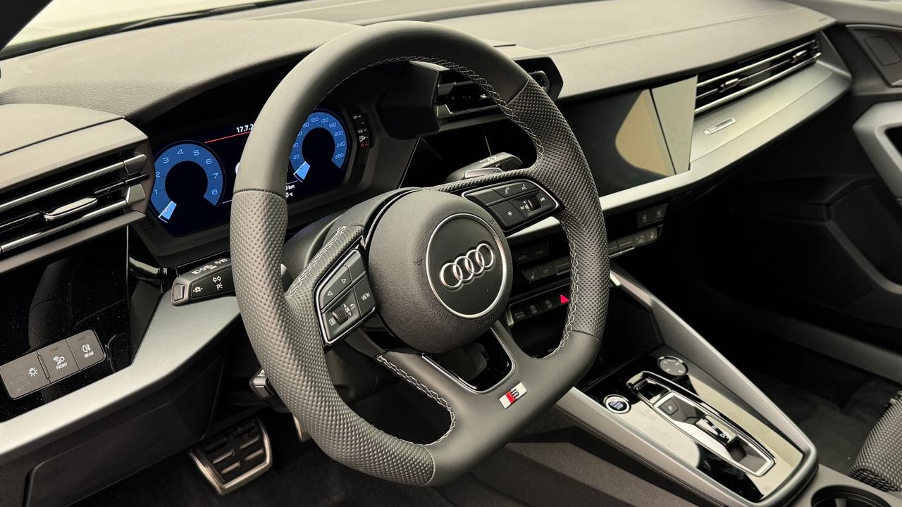 AUDI A3 Sportback TFSI 110 kW S line S tronic-image-6