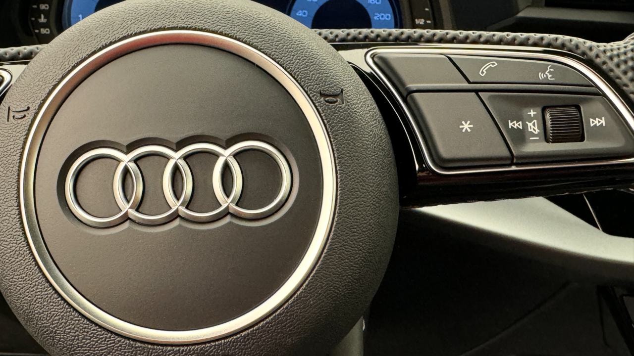 AUDI A3 Sportback TFSI 110 kW S line S tronic-image-9