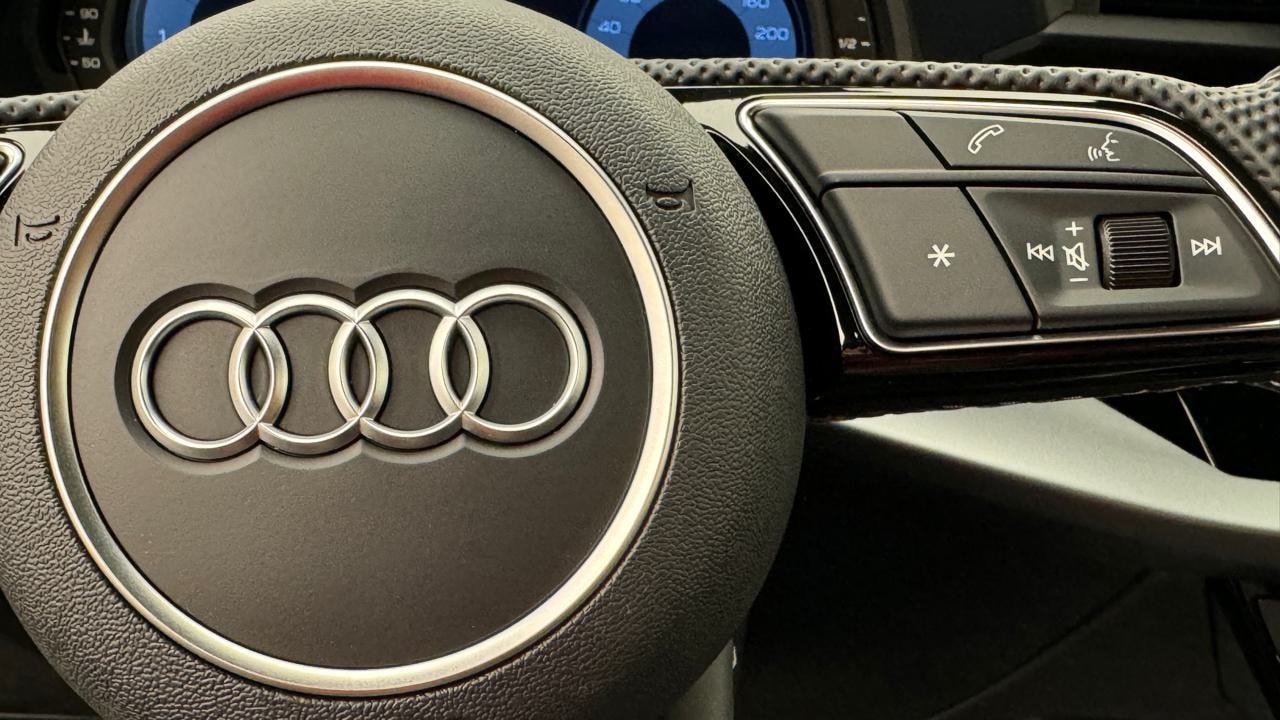 AUDI A3 Sportback TFSI 110 kW S line S tronic-image-9
